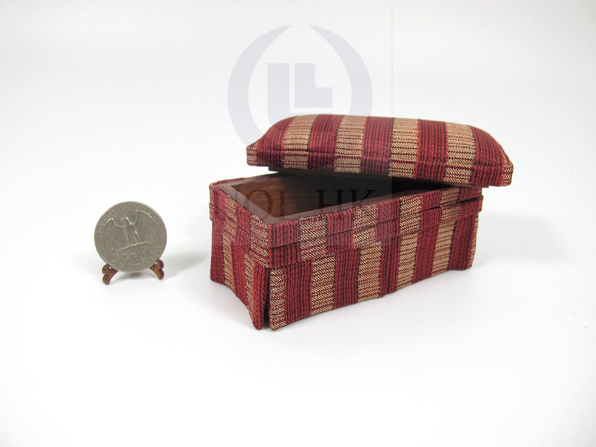 1:12 Scale Miniature Dollhouse Fabric Trunk/Ottoman