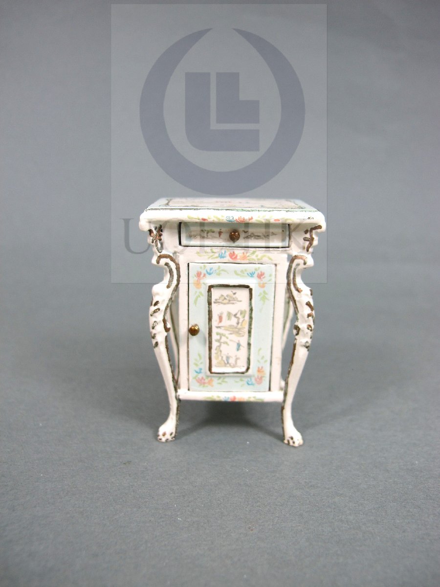 SAMLPE-1:12 Scale Miniature Dollhouse Handpainted Bedside Table